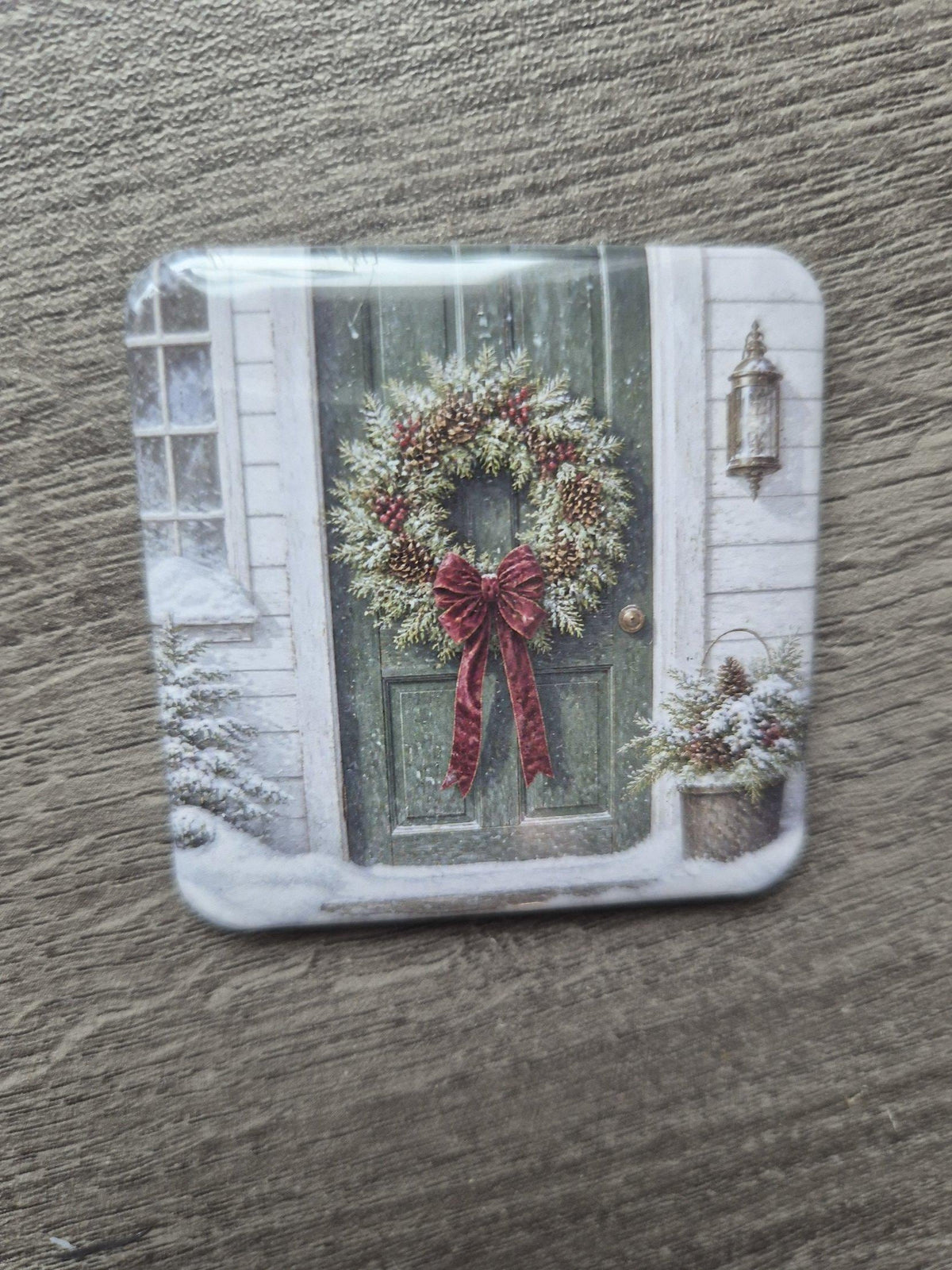 Vintage Christmas wreath door magnet, real photo